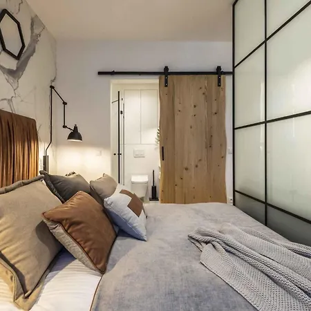Apartman Famixdom Modrzejewska Centrum