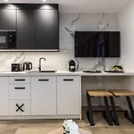 Famixdom Modrzejewska Centrum *