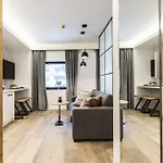 Famixdom Modrzejewska Centrum ザコパネ