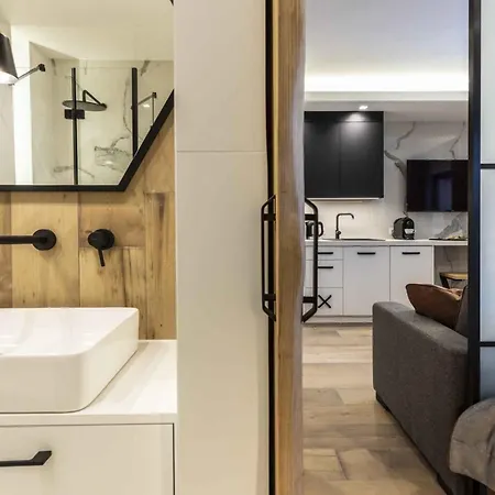 Famixdom Modrzejewska Centrum Apartment